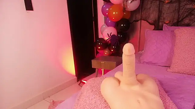 Val_daniiels - SPANKING ASS *25