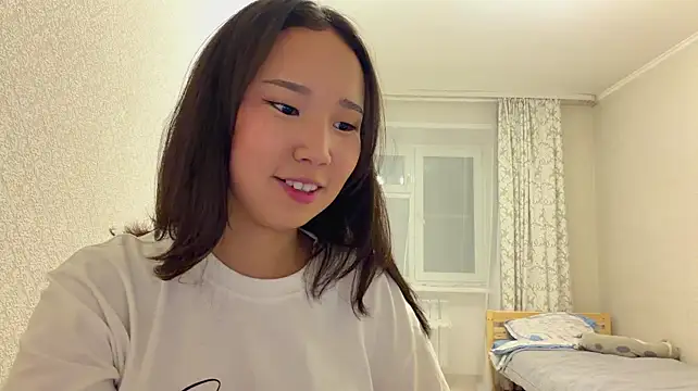 LorenAgemy - show belly button