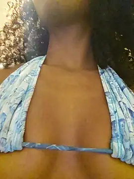 Lucia_Milano - Domi ON MY CLIT x5min + plug anal 🌸