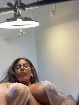 Brownfitbabyy - Boobs out 🍒 Seios de fora