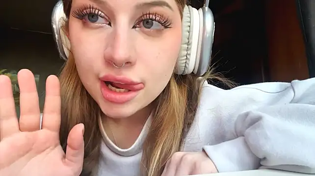 MyrtisBrighter - SHOW PUSSY
