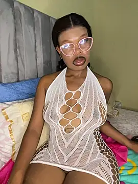 Bubble_Lips_Hun - LETS GET GRADUATION REGALIA