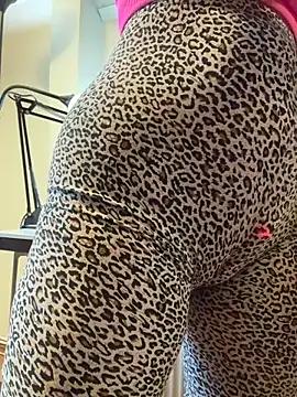 Hotmomcheckk_ - DILDO FUCK!🔥💦