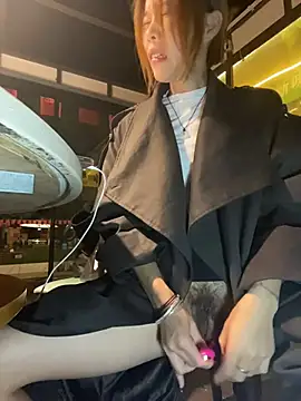 Luck6688 - 挑战露天火锅店❤️戴乳夹裸上半身
