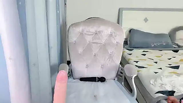 Anya-2026 - 完成小目标下空抽插小粉3分钟，控制权交给最后完成目标的哥哥