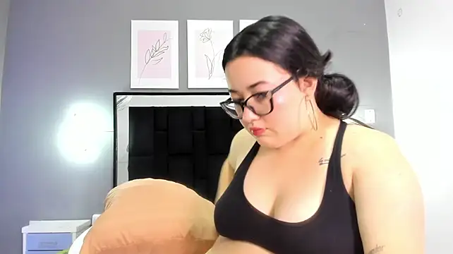 Zoe_curvyy - open that big ass for me 🍑
