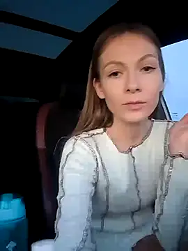 CompactBaby - FLASH PUSSY IN THE CAR