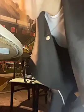 Luck6688 - 挑战露天火锅店❤️戴乳夹裸上半身