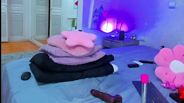 Martina_Miiller - Fuck machine Tease X1 🔥 + lick nipples