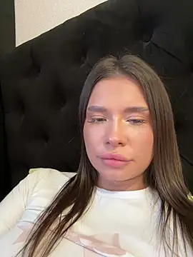 BeautyBella_ - squeeze boobs