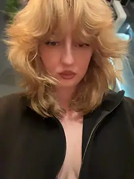 RonnieKiss - Completely naked