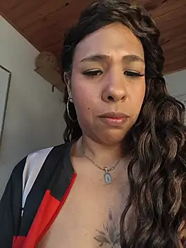 Ivon_C - Show Pussy in public