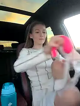 CompactBaby - FLASH PUSSY IN THE CAR