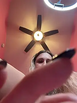 PrettyLilTwinkles - Fuck pussy in shower