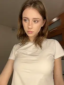LunaLun - Take off top+bra+show boobs