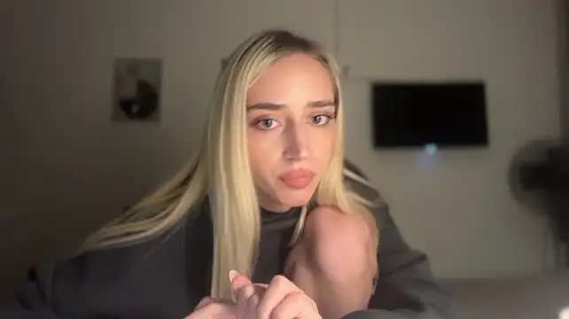 ErminiaAltier - tease you with my eyes