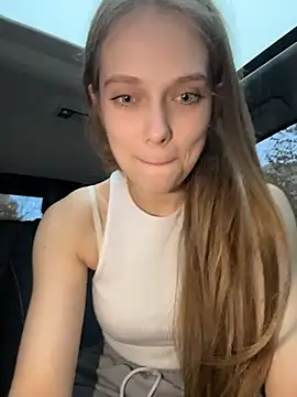 CutieShy - OFF my TOP+show BOOBS on the CAR