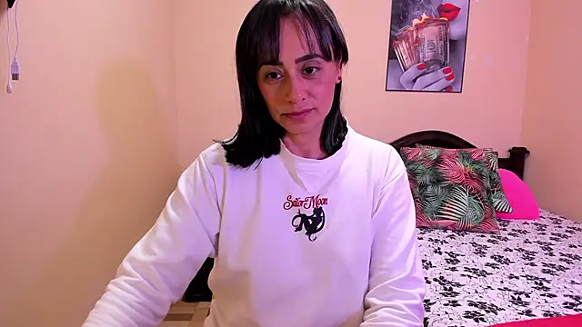 Sara_florez12 - Come on, let me show you my big clitoris