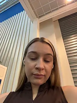 SashaCatt - Masturbation completely naked 😈