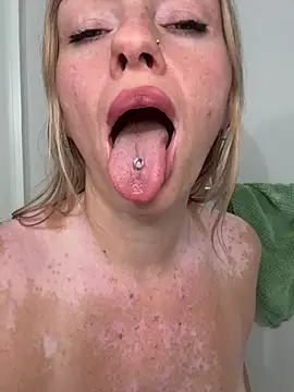 MaggieMayI - Tits out, yoga pants off