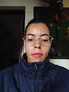 Pamelamiler__ - Show tits pinch nipples