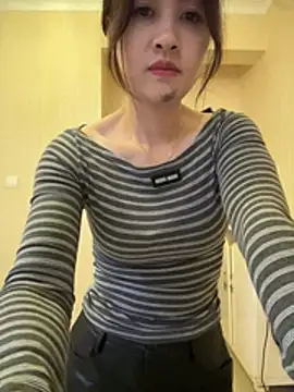 Huihui_520 - 我的下巴撞到了 哥哥们心疼宝宝
