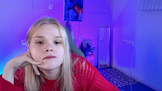 Aylin_kitty - I'll put gloss on my lips close to the c