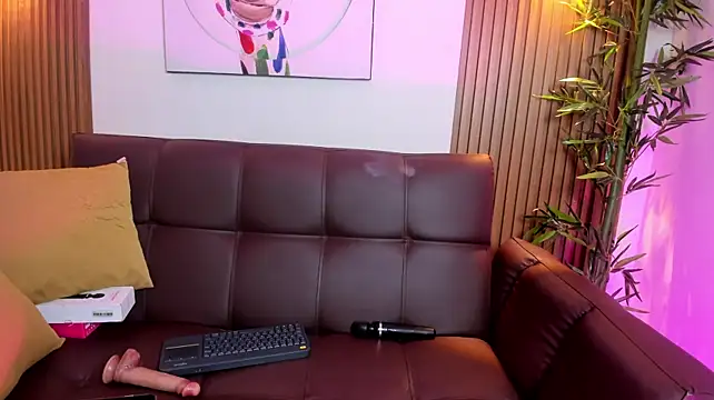 Emily_Frostt - control domix2 min and spanks assx5🍑🥵