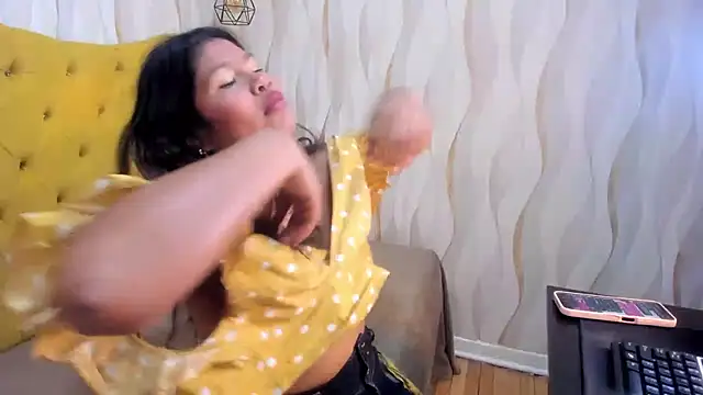 Rosypage - Show tits and spit them