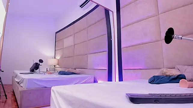 MiiaKiss - Spread my BigAss for you POV