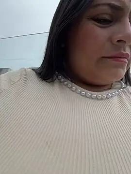 Angie_e - I secretly masturbate with a dildo.