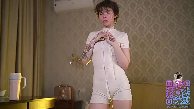 Lita_Vesper - show outfit