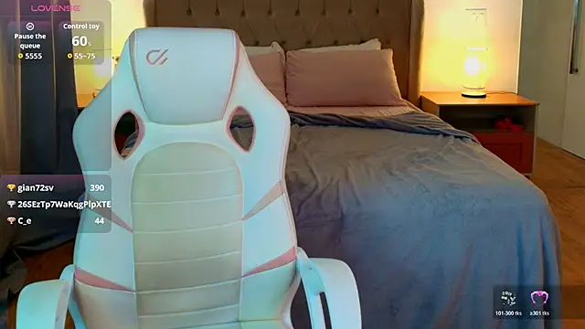 Rose_Desiree - light show in bed naked