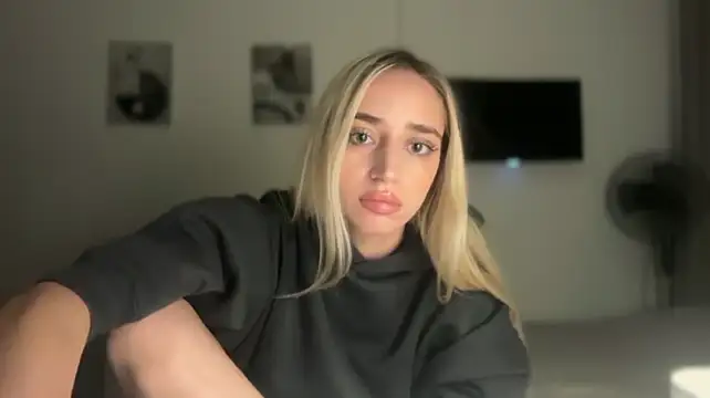 ErminiaAltier - tease you with my eyes