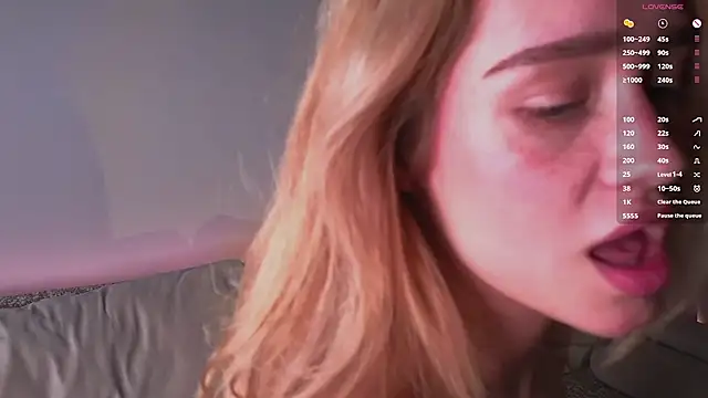 AliviaWithLove - Stay in doggy and make my ass red <3