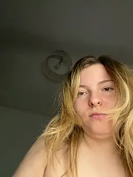 Heyitskiara - Show pussy😋