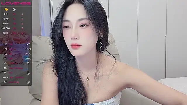 Uuxiaocai - 乳夹诱惑