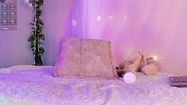 Liccy_hall - That beautiful back deserves kisses