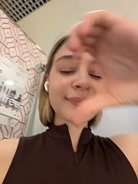 SashaCatt - Masturbation completely naked 😈