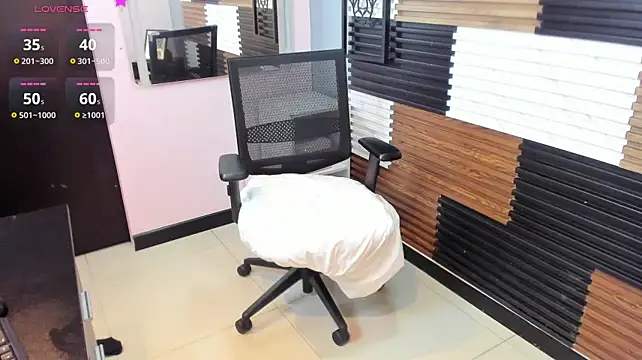 Sarahi_rose - Suck my whole cock. 👅🍆