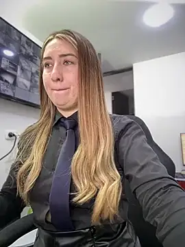 Suzy-111 - show ASSHOLE in DOGGY🍑