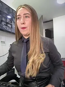 Suzy-111 - show ASSHOLE in DOGGY🍑