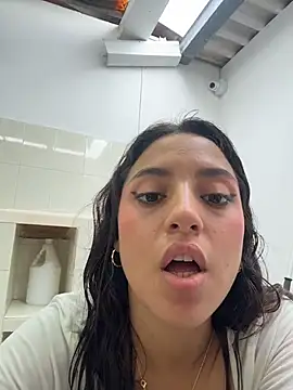 MeggyMae_ - water jet in the cunt💦