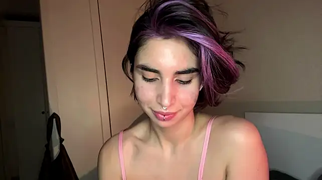 JessiaRuezga - "Lick lips" close-up 👄