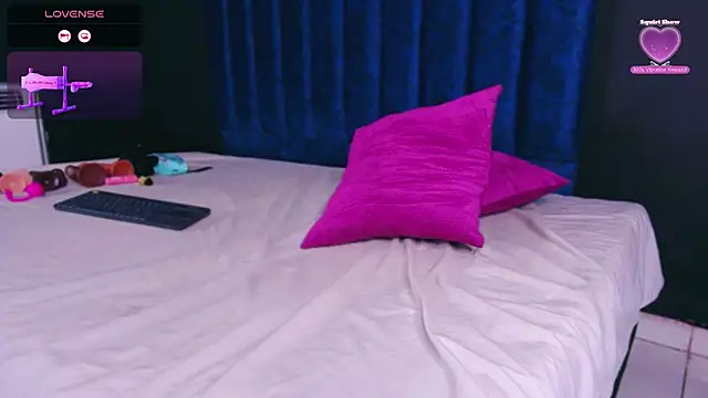 Gigi_duran - FUCKMACHINE IN MY PUSSY +SQUIRT