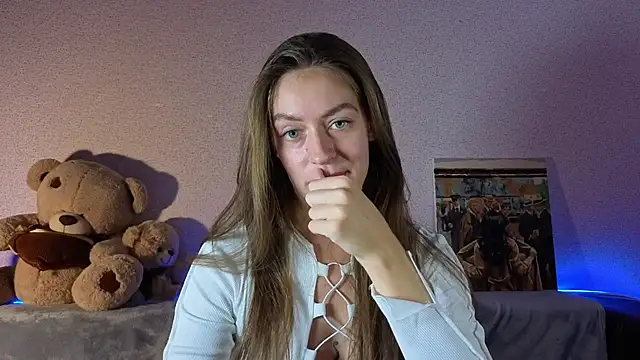 Miss_Wells - tongue play