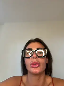 Ultimate_PAWG - Tits out 10 mins
