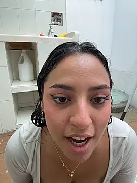 MeggyMae_ - water jet in the cunt💦