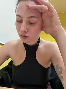 AsynaYuuki - I show my BIG TITS in SCHOOL here🏫