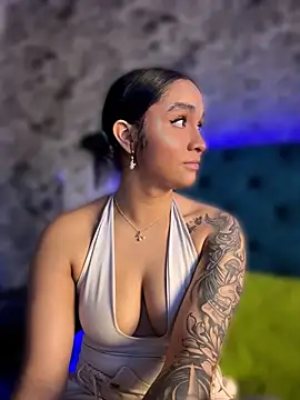 Isabella-Teen - Flash Tits🍒